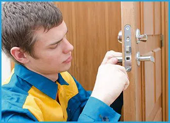 Lock Locksmith Services Orange, CA 714-983-9055 - 5-lock-opening